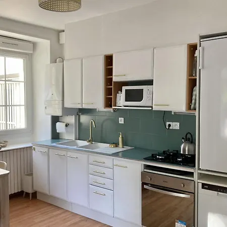 Lägenhet With Parking In Center