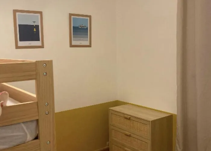 With Parking In Center * פורנישי