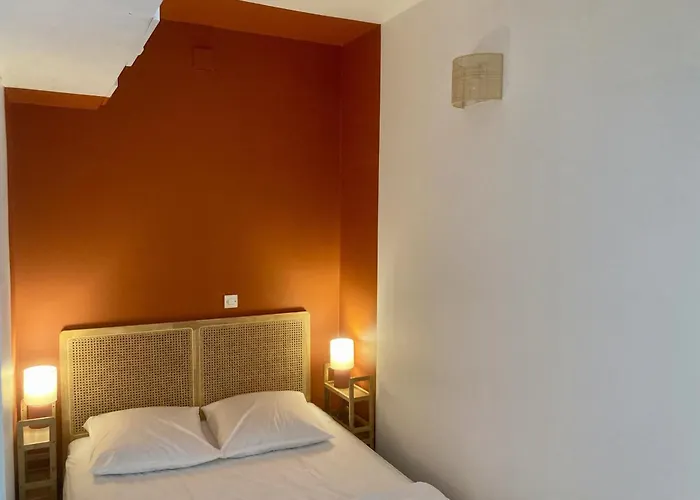 With Parking In Center