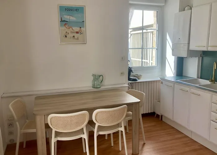 With Parking In Center דירה *